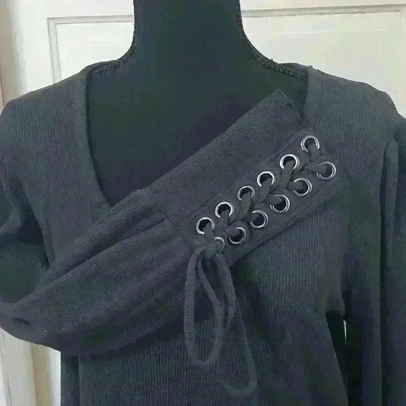 Suzanne Betro Top #0008A - Picture 4 of 6